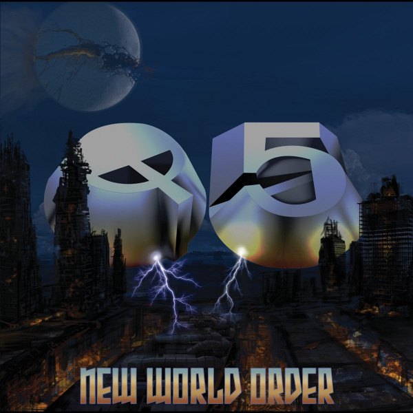 CD Q5 — New World Order фото