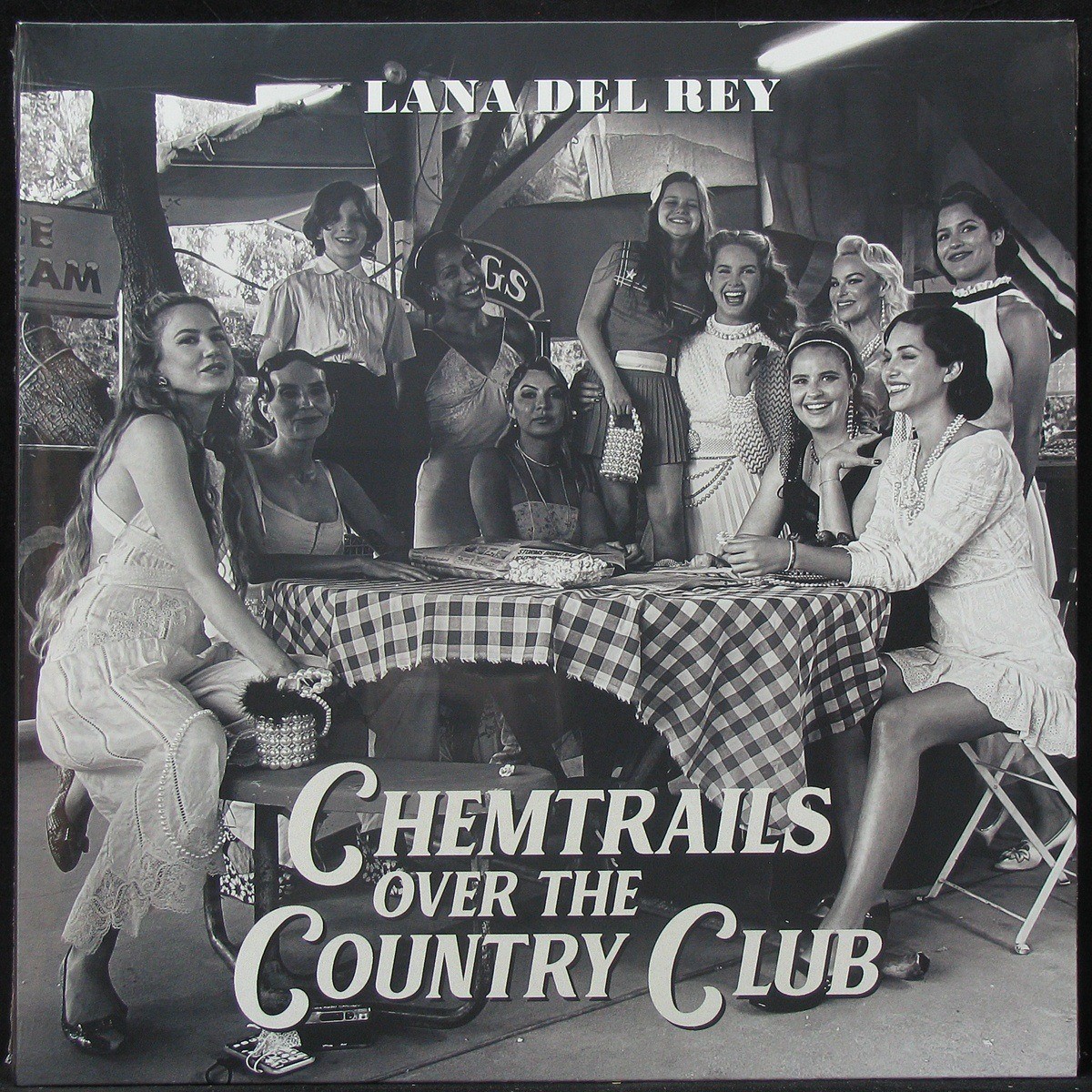 LP Lana Del Rey — Chemtrails Over The Country Club фото