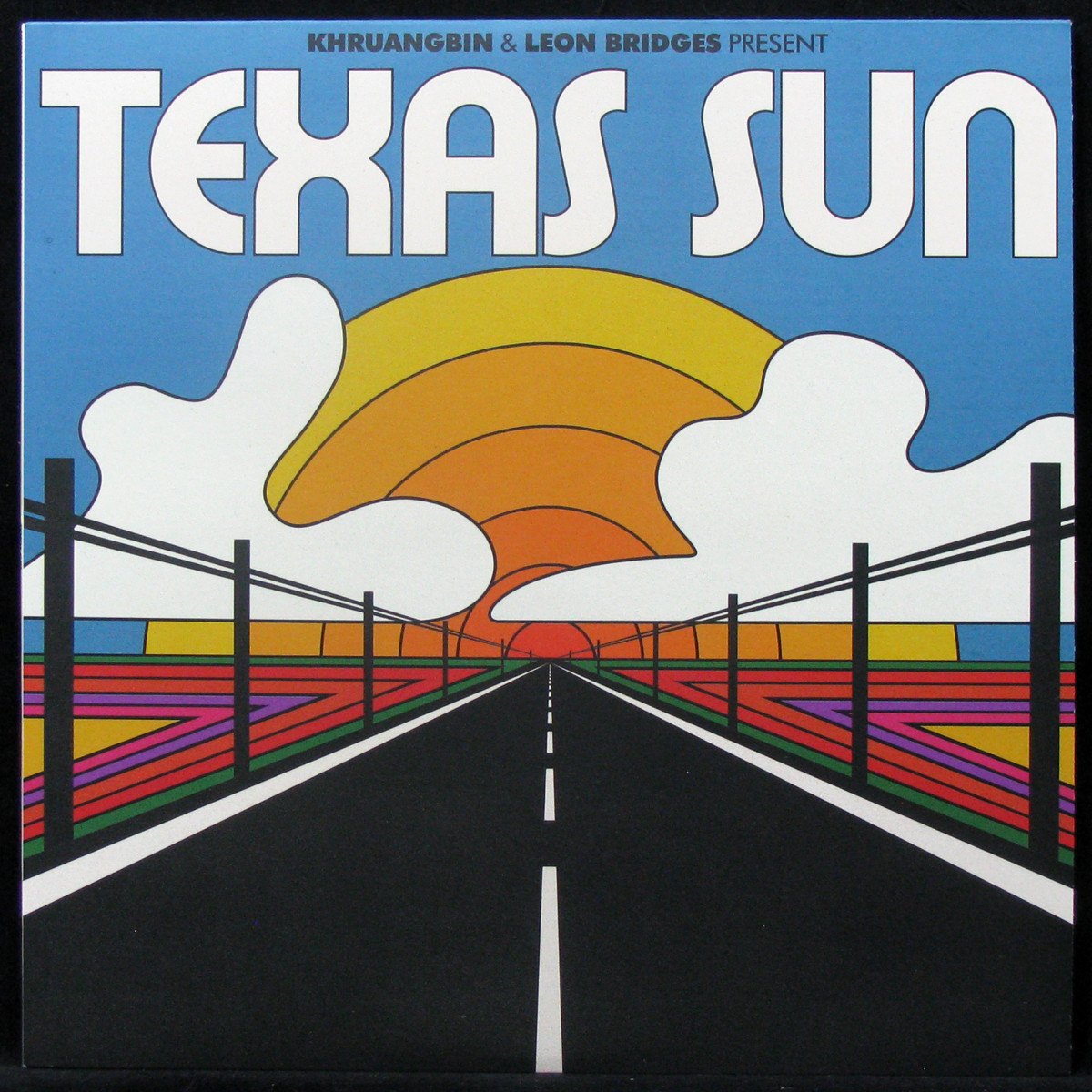 LP Khruangbin & Leon Bridges — Texas Sun фото