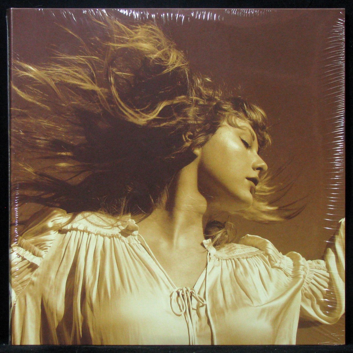 LP Taylor Swift — Fearless (Taylor's Version) (3LP, coloured vinyl) фото