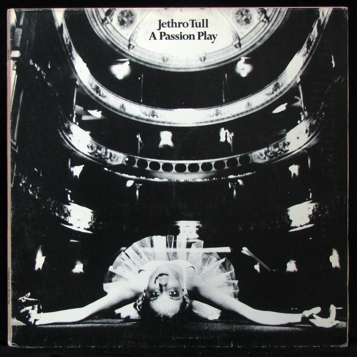 LP Jethro Tull — A Passion Play (+ booklet) фото