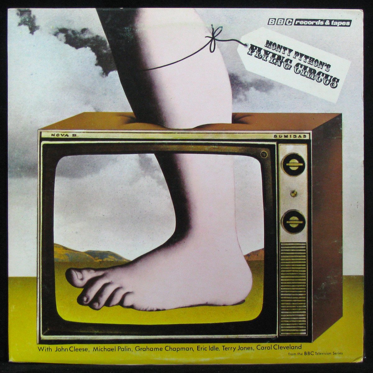 LP Monty Python — Monty Python's Flying Circus фото