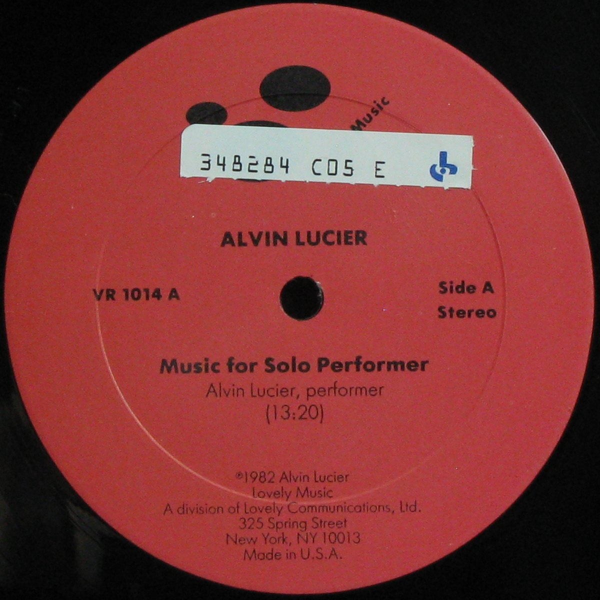 LP Alvin Lucier — Music For Solo Performer (For Enormously Amplified Brain Waves And Percussion) фото 3