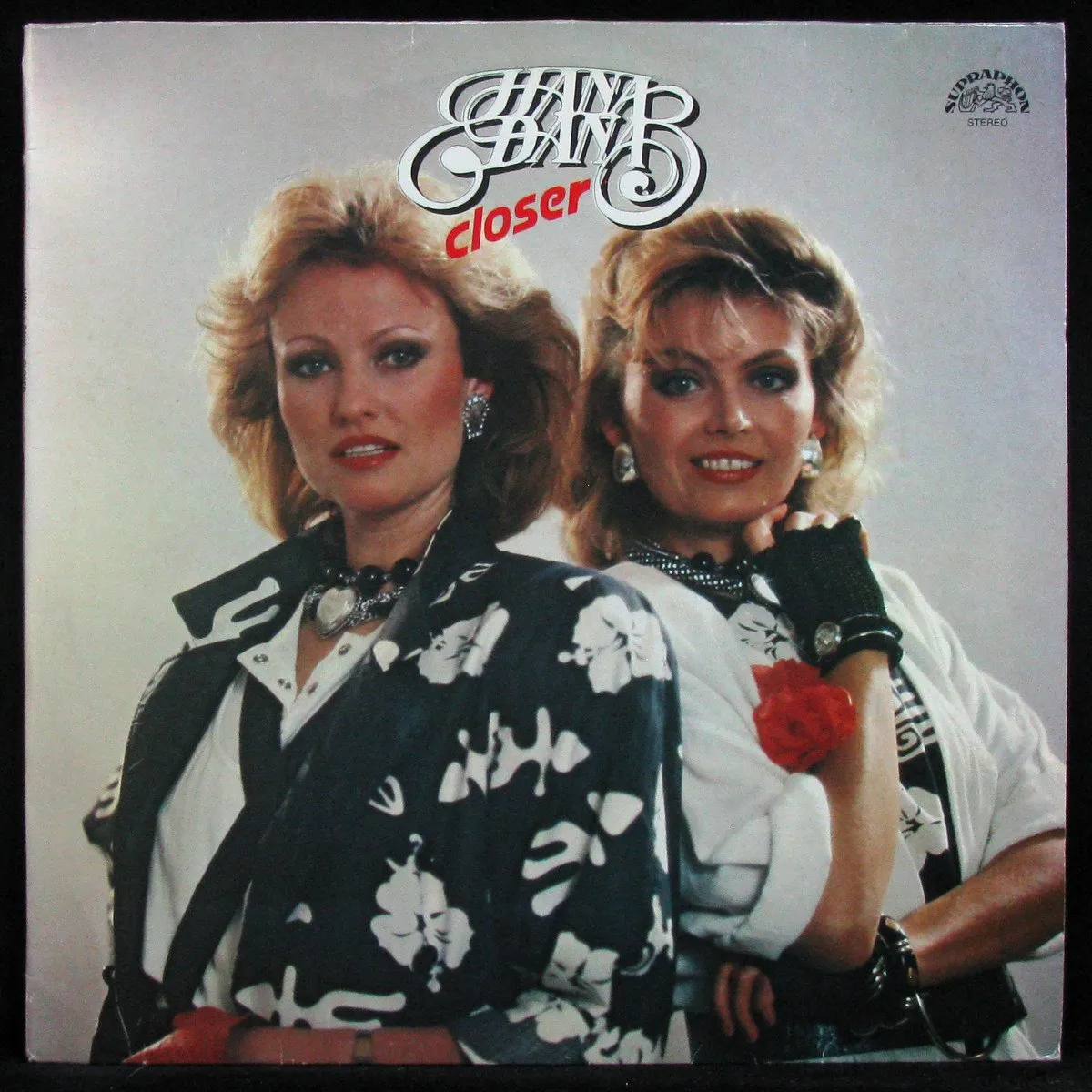 LP Hana & Dana — Closer фото