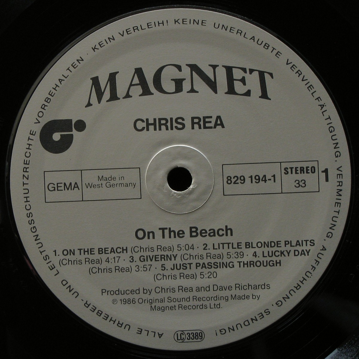 LP Chris Rea — On The Beach фото 2