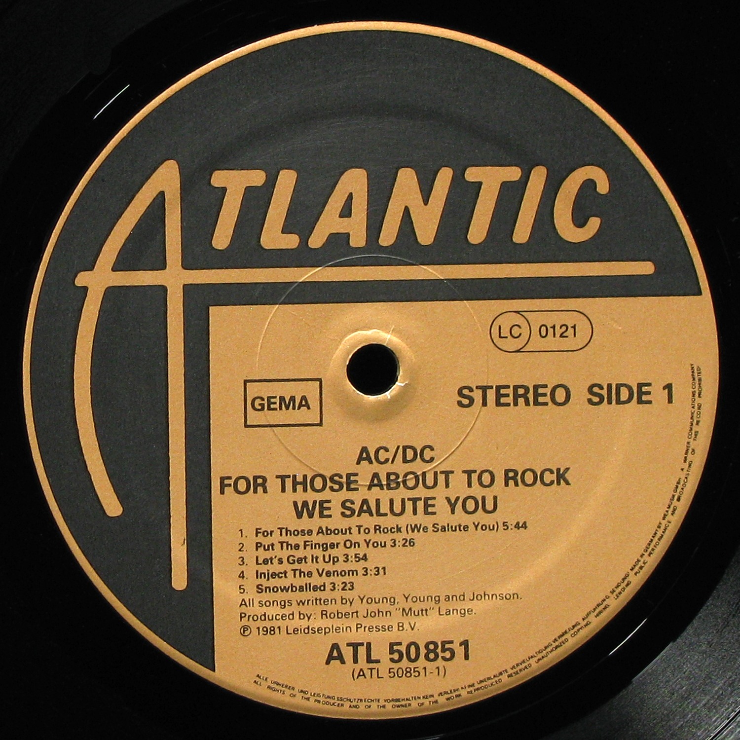 LP AC/DC — For Those About To Rock We Salute You фото 3