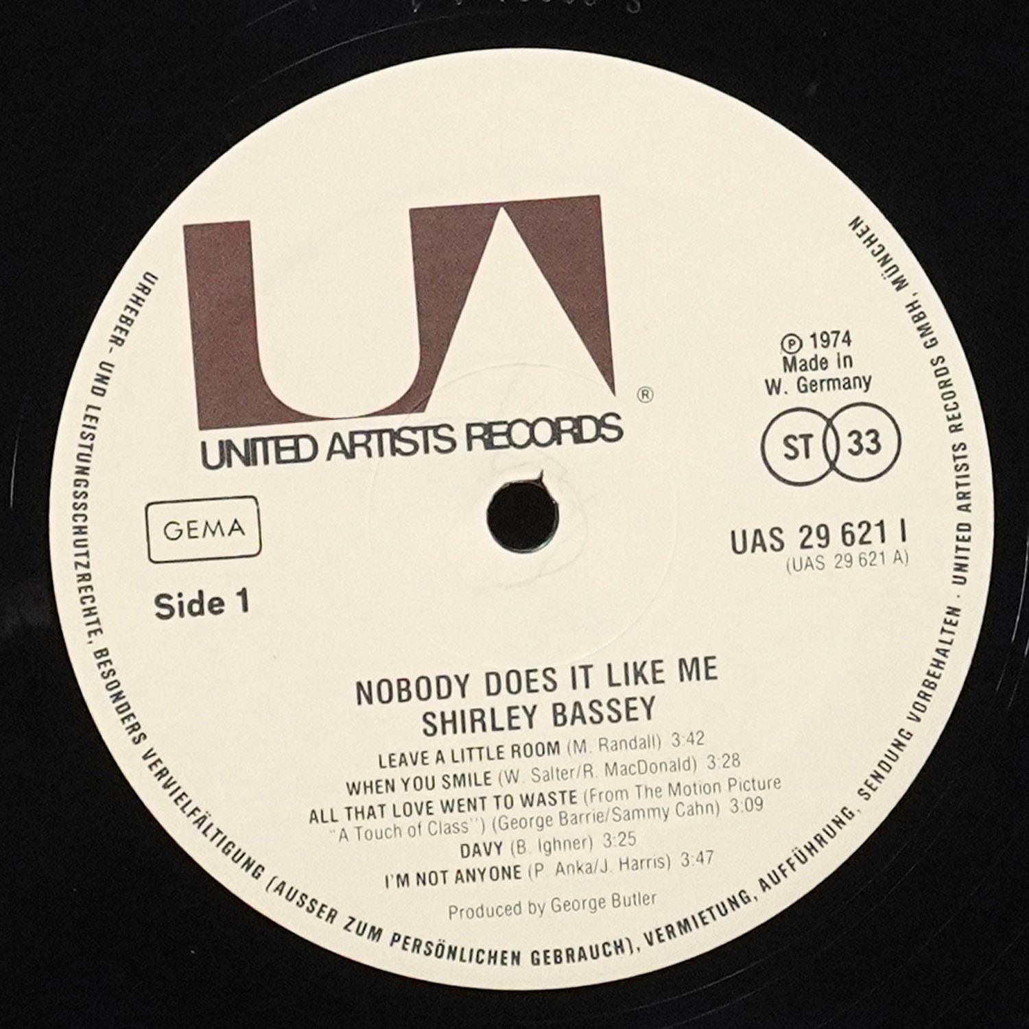 LP Shirley Bassey — Nobody Does It Like Me фото 2