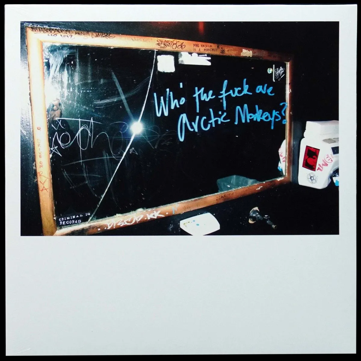 LP Arctic Monkeys — Who The Fuck Are Arctic Monkeys? (EP (мини-альбом)) фото
