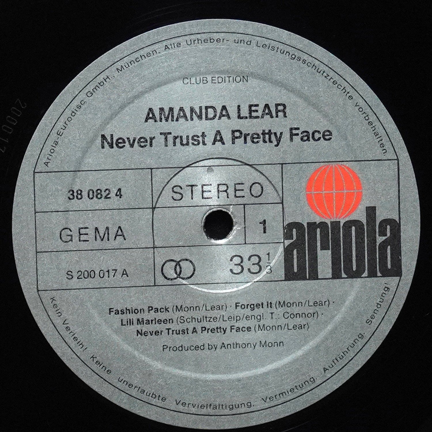 LP Amanda Lear — Never Trust A Pretty Face (клубное издание, + постер) фото 2